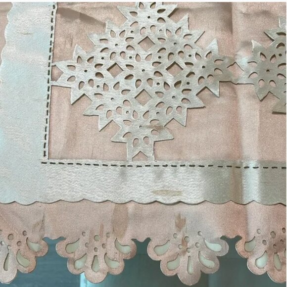 Handmade Satin Table Cloth - Picture 3 of 6